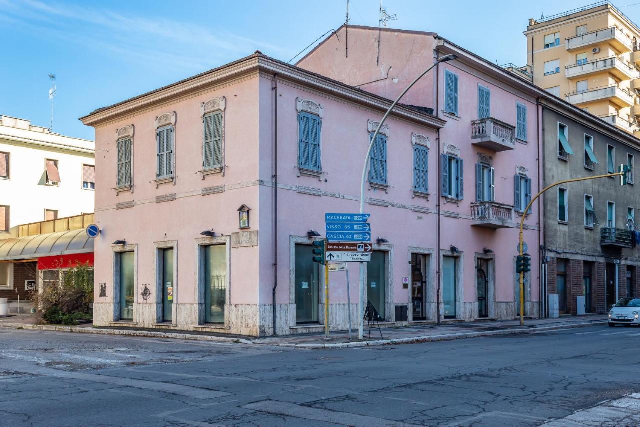 Apartmán La Casa Rosa Terni Exteriér fotografie